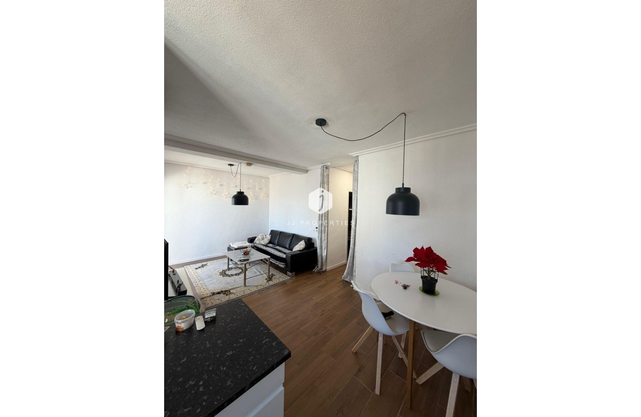 D'occasion - Appartement -
Torrevieja - Punta prima