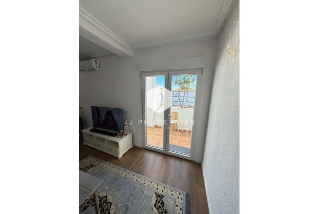 D'occasion - Appartement -
Torrevieja - Punta prima