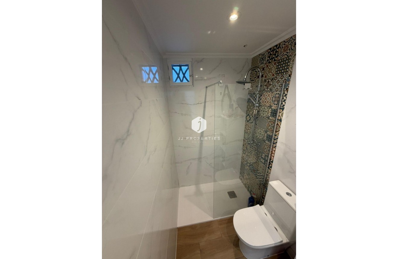 D'occasion - Appartement -
Torrevieja - Punta prima