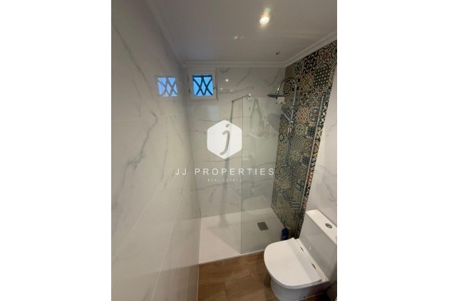 D'occasion - Appartement -
Torrevieja - Punta prima