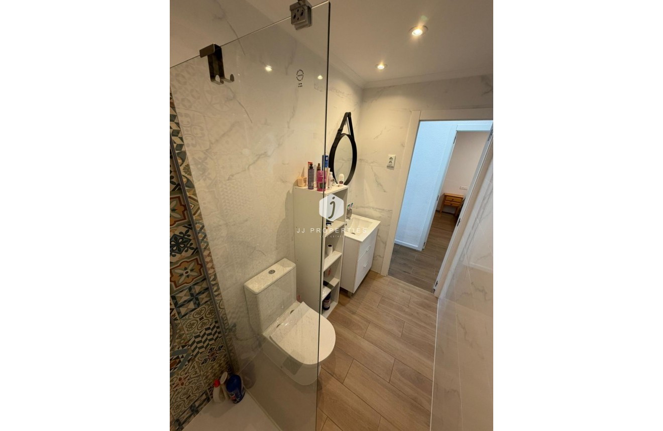 D'occasion - Appartement -
Torrevieja - Punta prima