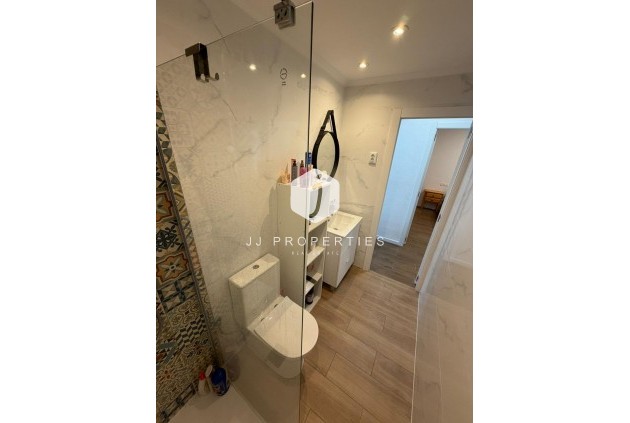 D'occasion - Appartement -
Torrevieja - Punta prima
