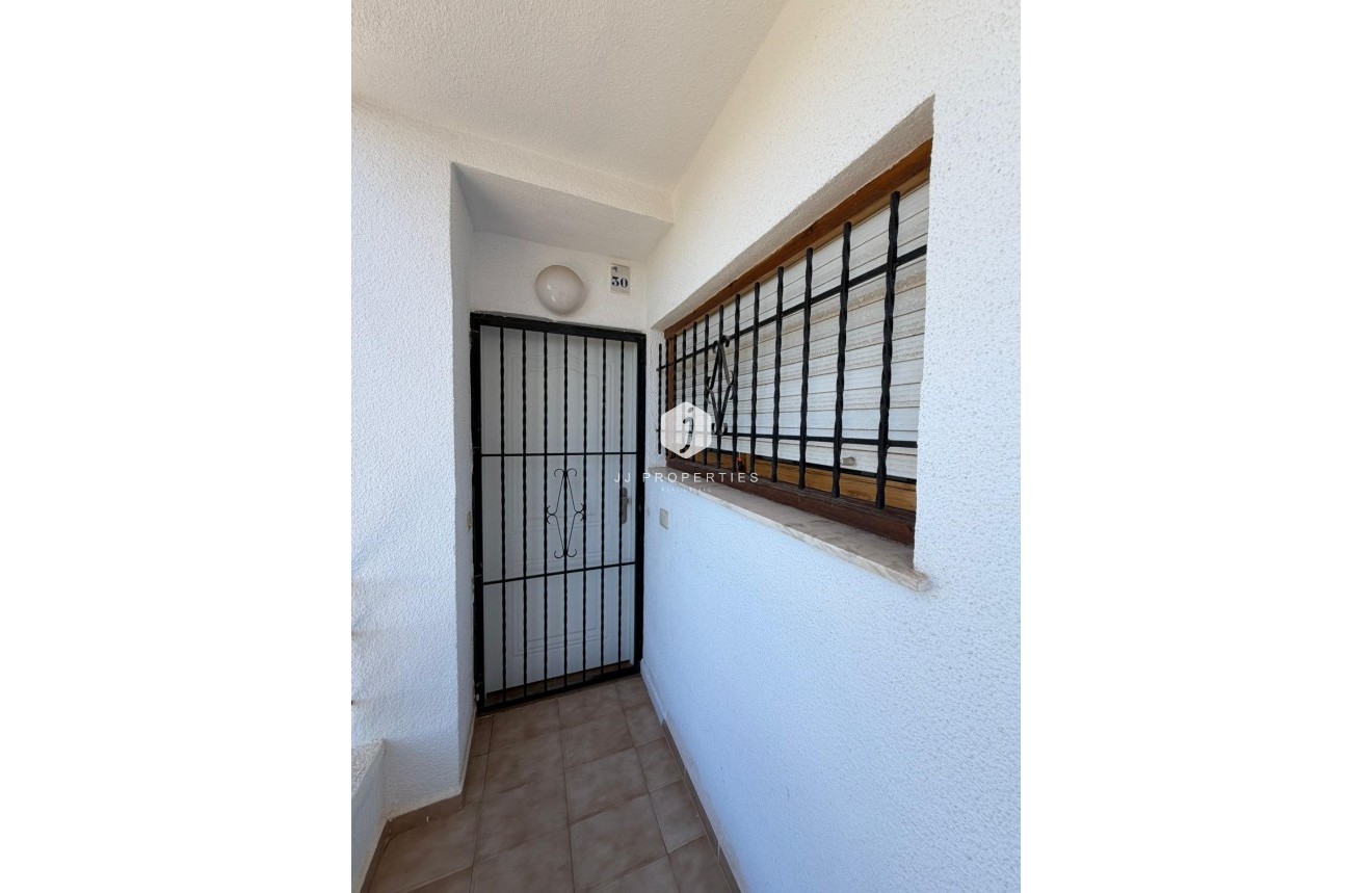 D'occasion - Appartement -
Torrevieja - Punta prima