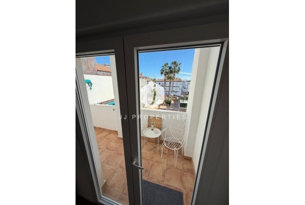 D'occasion - Appartement -
Torrevieja - Punta prima