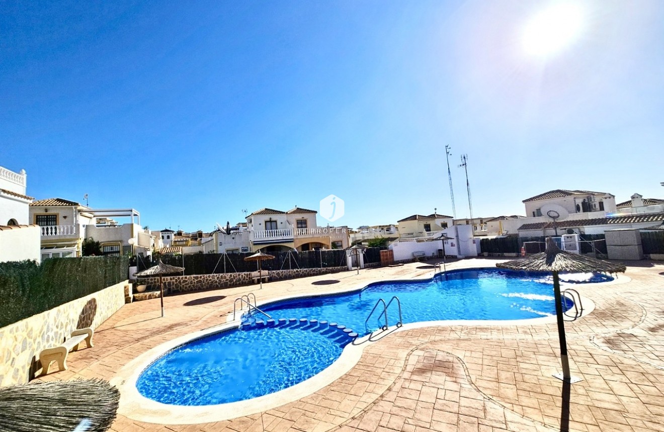 Resale - Chalet -
Punta Prima - Costa Blanca