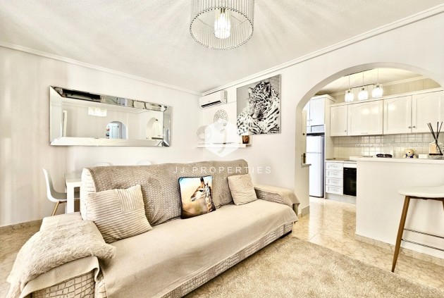 Resale - Chalet -
Punta Prima - Costa Blanca