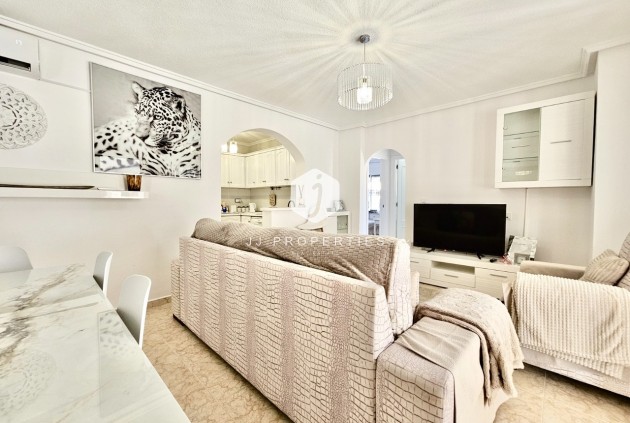 Resale - Chalet -
Punta Prima - Costa Blanca