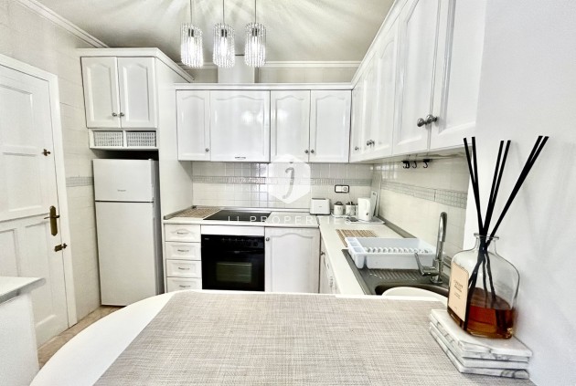 Resale - Chalet -
Punta Prima - Costa Blanca