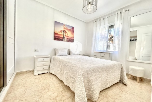 Resale - Chalet -
Punta Prima - Costa Blanca