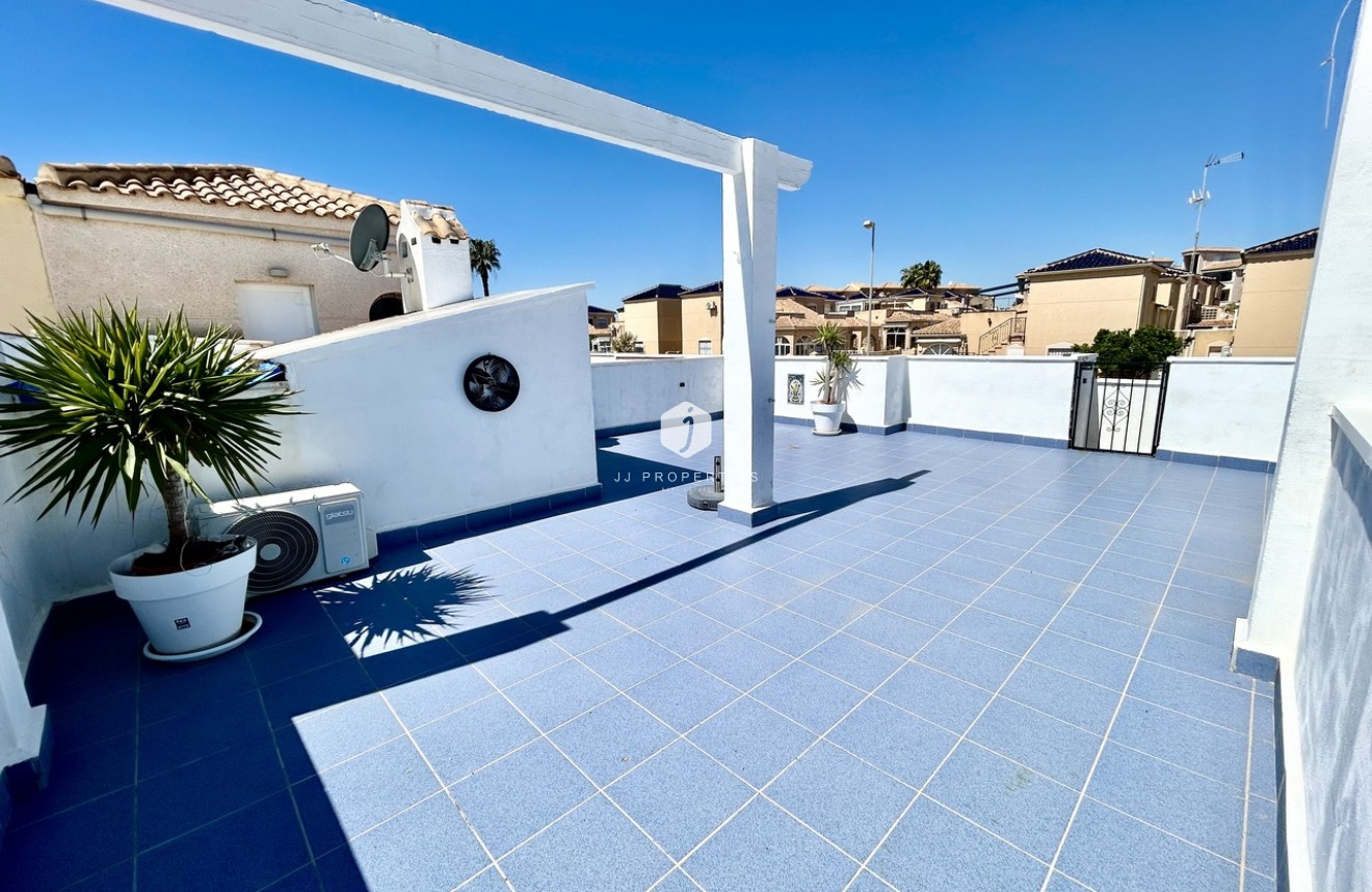 Resale - Chalet -
Punta Prima - Costa Blanca