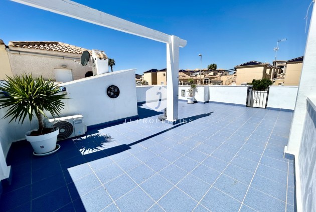 Resale - Chalet -
Punta Prima - Costa Blanca