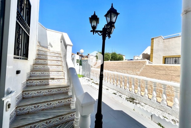 Resale - Chalet -
Punta Prima - Costa Blanca