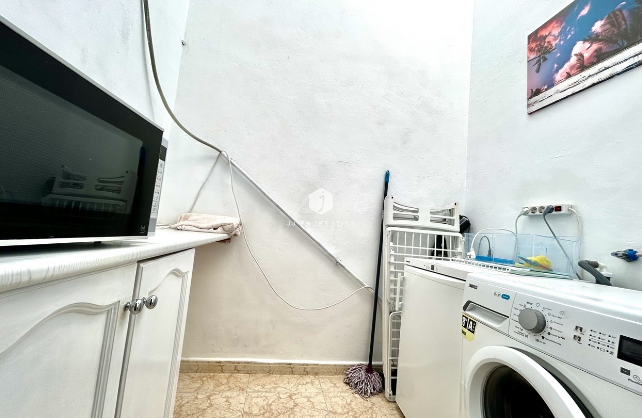 Resale - Chalet -
Punta Prima - Costa Blanca