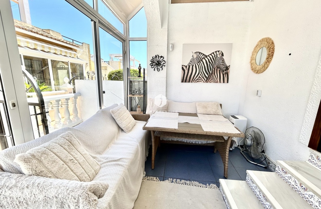 Resale - Chalet -
Punta Prima - Costa Blanca