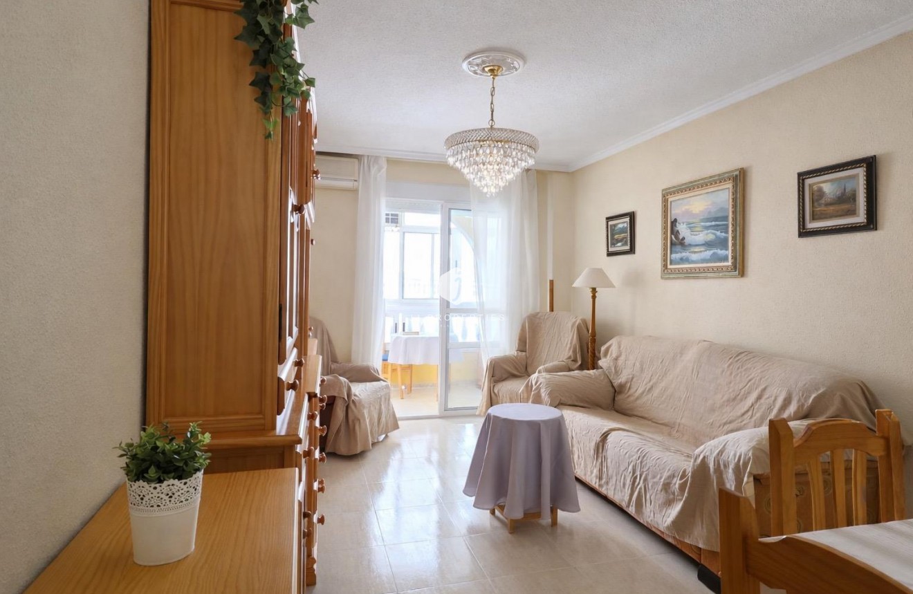 D'occasion - Appartement -
Torrevieja - Habaneras