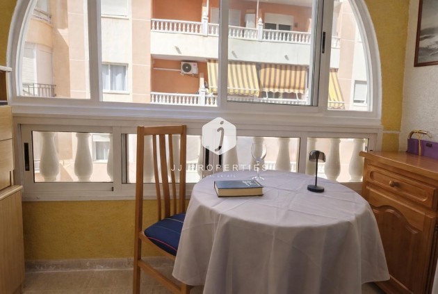 D'occasion - Appartement -
Torrevieja - Habaneras