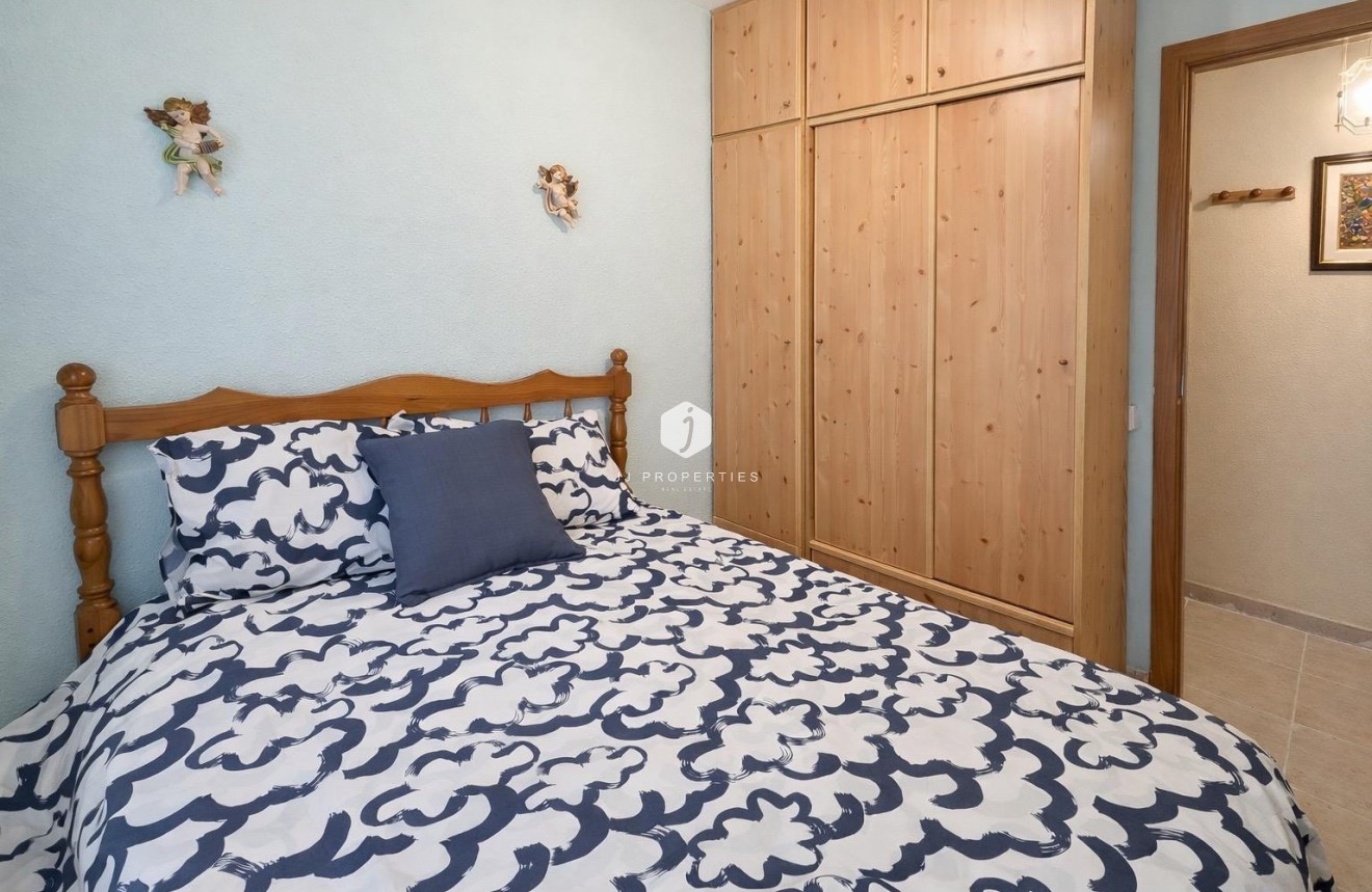 D'occasion - Appartement -
Torrevieja - Habaneras
