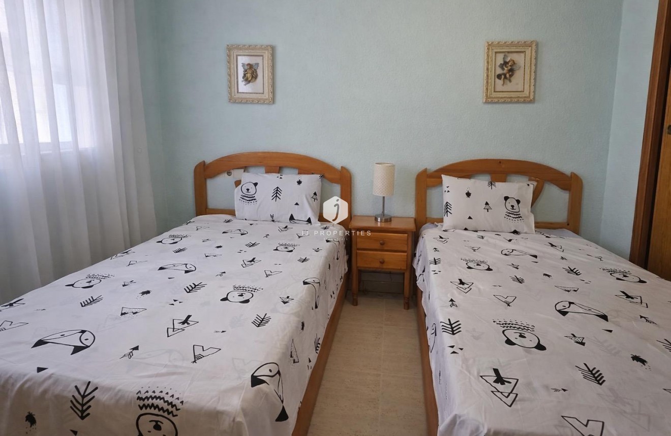D'occasion - Appartement -
Torrevieja - Habaneras
