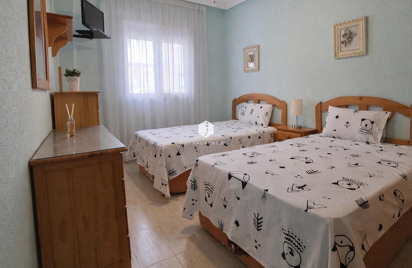 D'occasion - Appartement -
Torrevieja - Habaneras