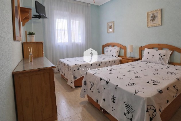 D'occasion - Appartement -
Torrevieja - Habaneras