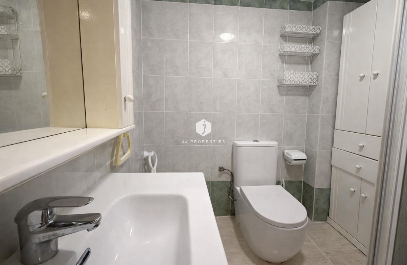 D'occasion - Appartement -
Torrevieja - Habaneras