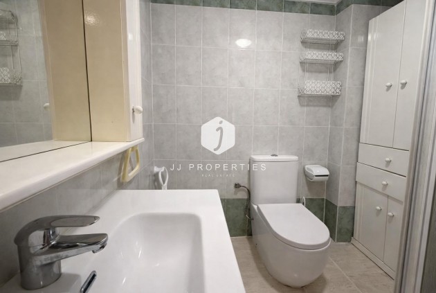 D'occasion - Appartement -
Torrevieja - Habaneras