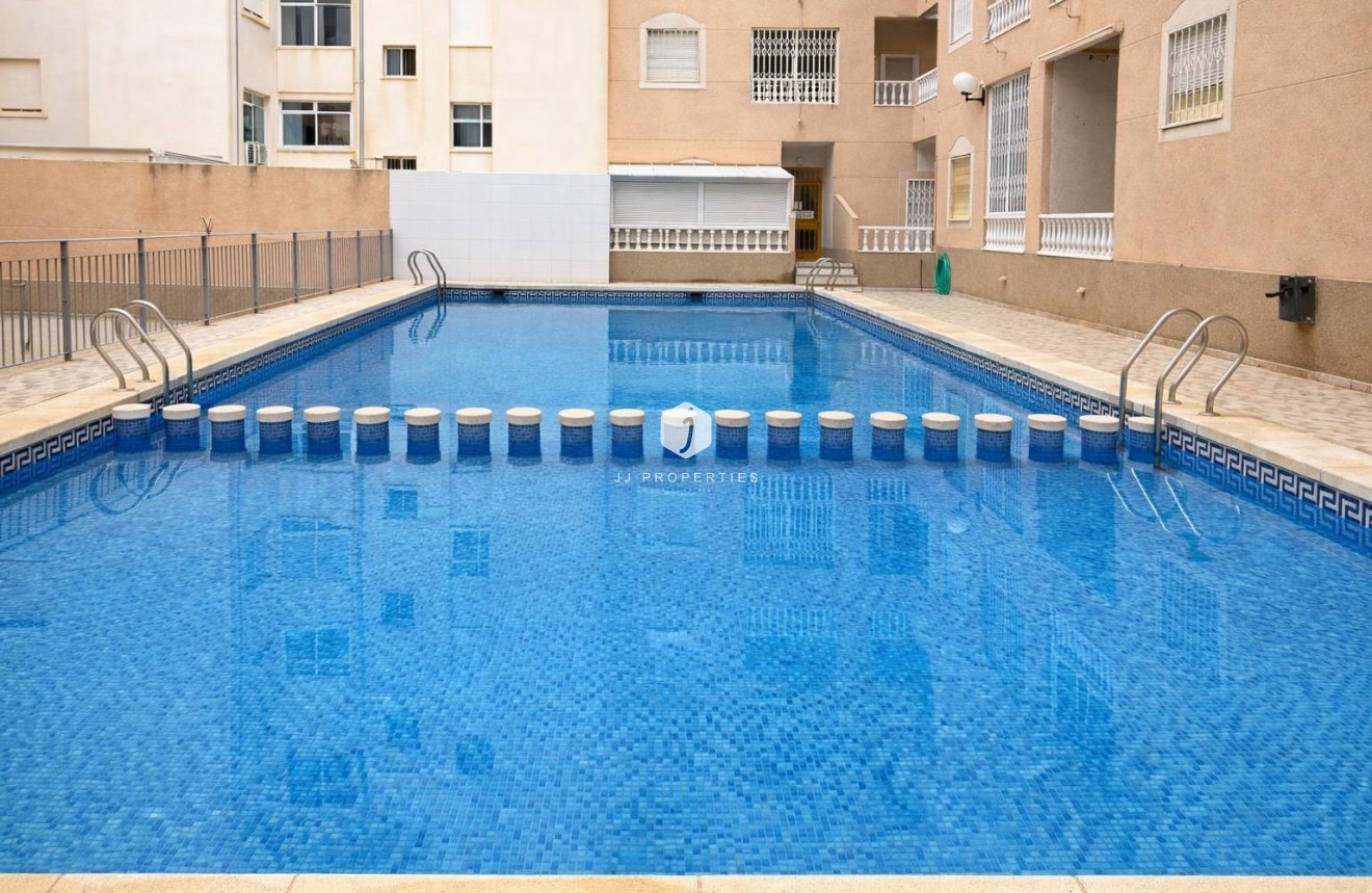 D'occasion - Appartement -
Torrevieja - Habaneras