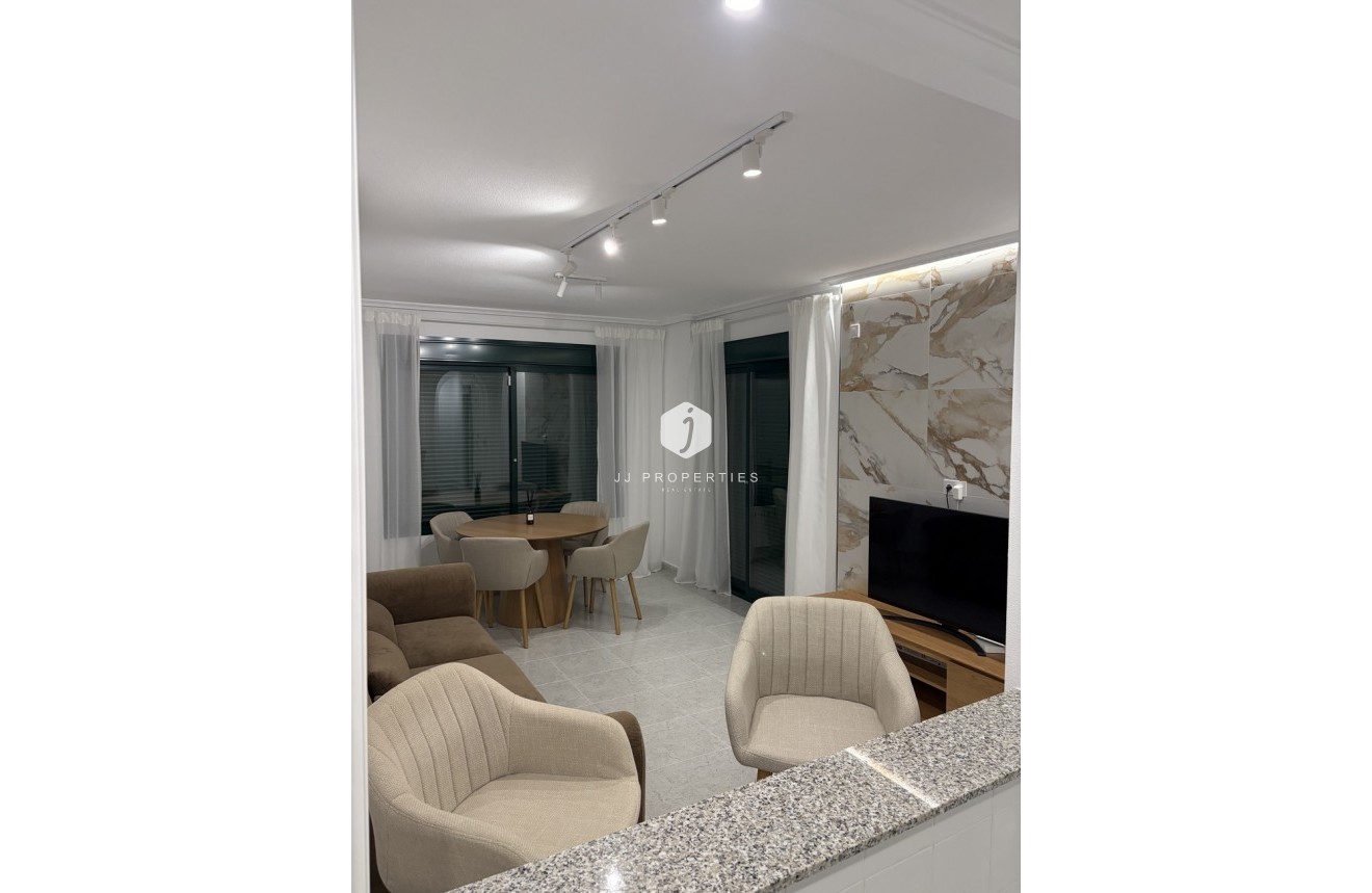 Z drugiej ręki - Mieszkanie w bloku -
Lomas De Campoamor - Costa Blanca