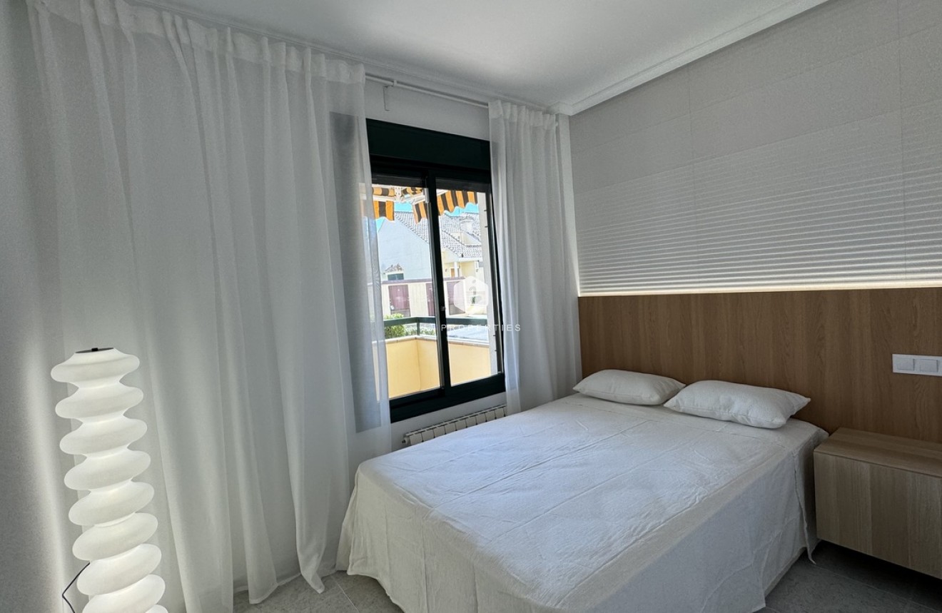 Z drugiej ręki - Mieszkanie w bloku -
Lomas De Campoamor - Costa Blanca