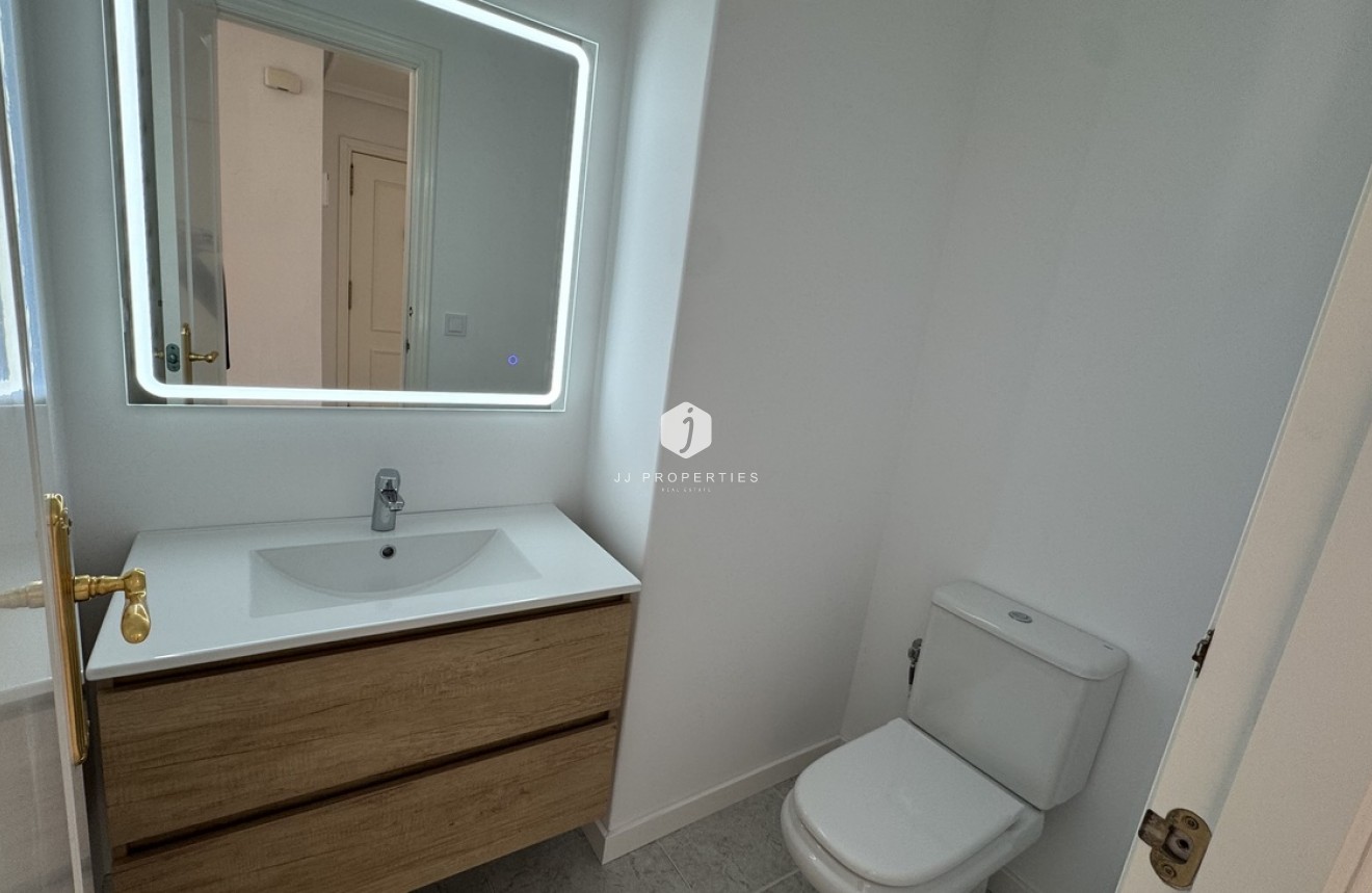 Z drugiej ręki - Mieszkanie w bloku -
Lomas De Campoamor - Costa Blanca