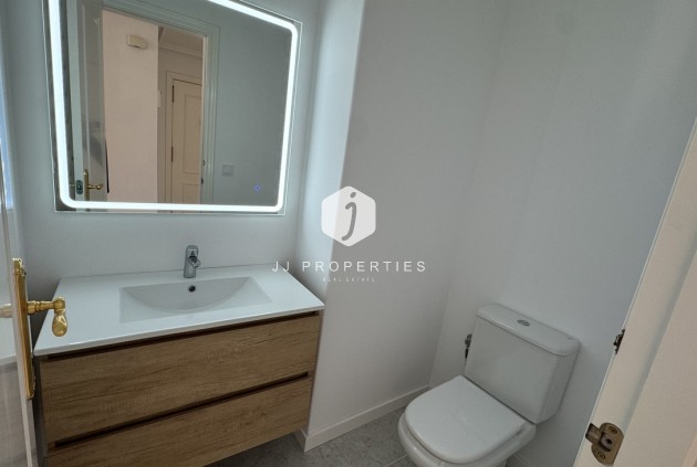Z drugiej ręki - Mieszkanie w bloku -
Lomas De Campoamor - Costa Blanca