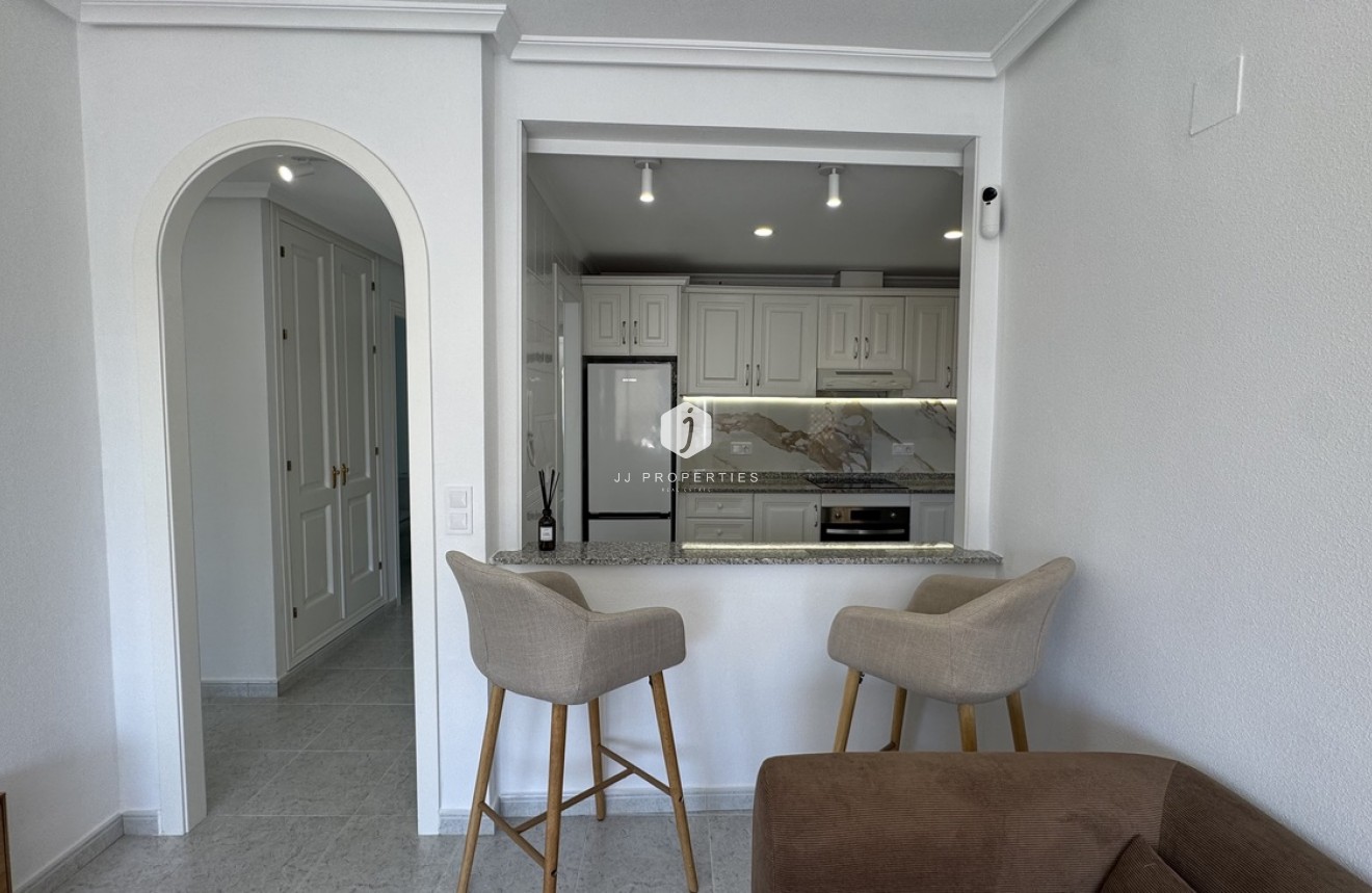 Z drugiej ręki - Mieszkanie w bloku -
Lomas De Campoamor - Costa Blanca
