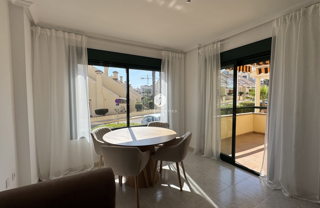 Z drugiej ręki - Mieszkanie w bloku -
Lomas De Campoamor - Costa Blanca