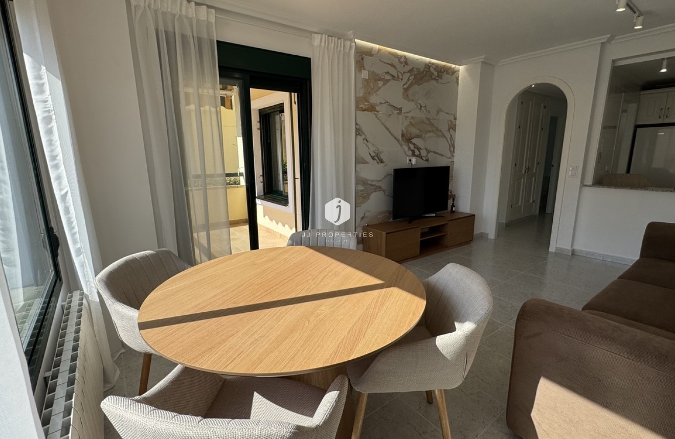 Z drugiej ręki - Mieszkanie w bloku -
Lomas De Campoamor - Costa Blanca