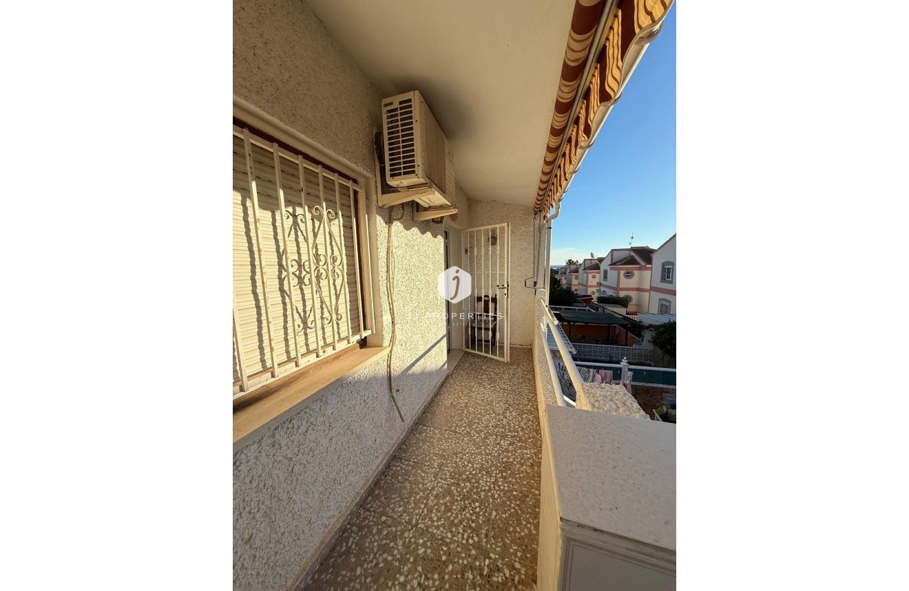 D'occasion - Chalet -
Torrevieja - Los altos