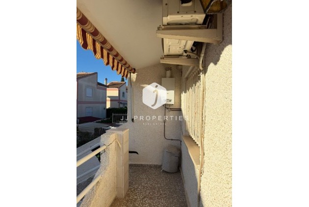 D'occasion - Chalet -
Torrevieja - Los altos