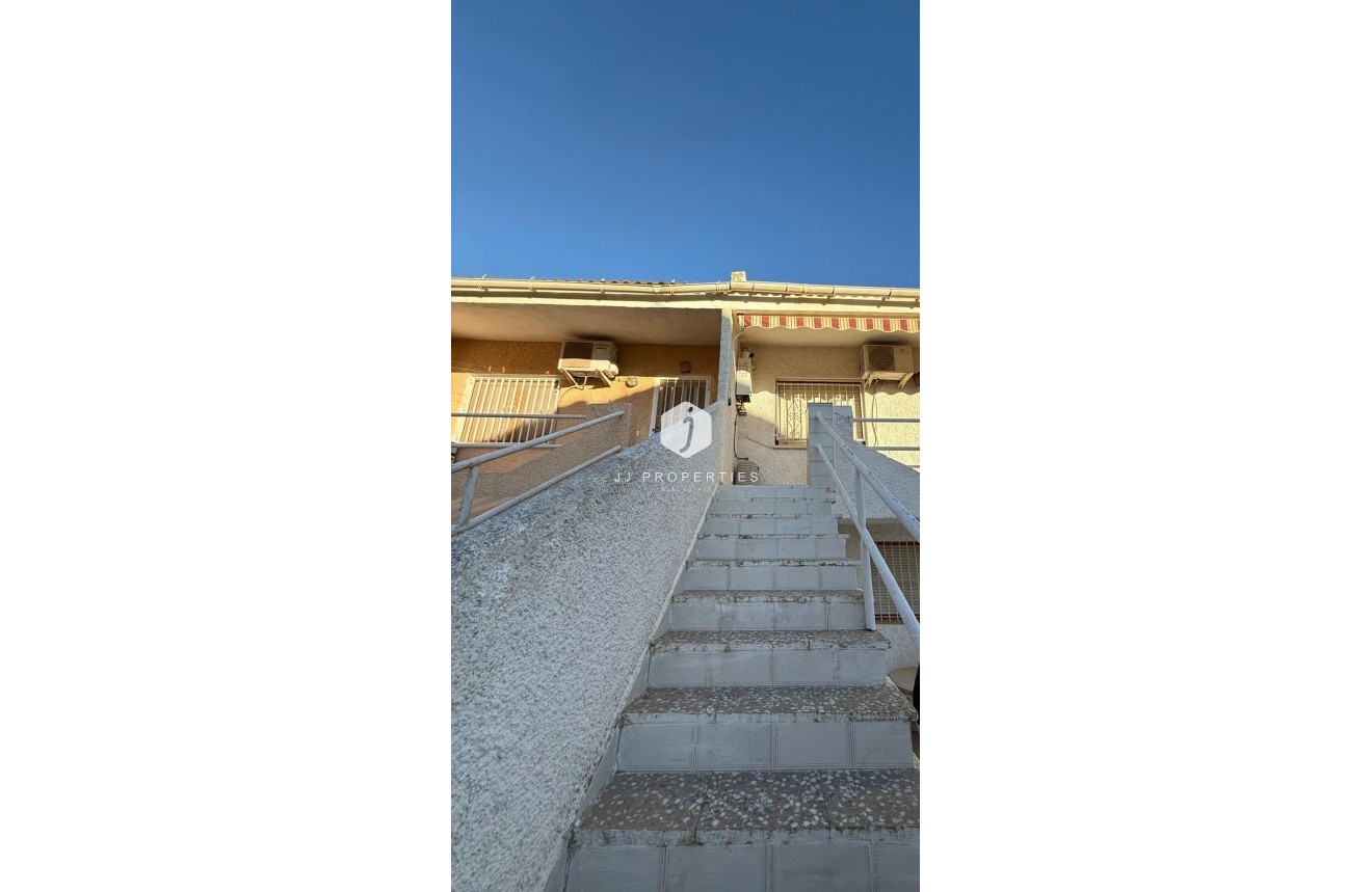 D'occasion - Chalet -
Torrevieja - Los altos