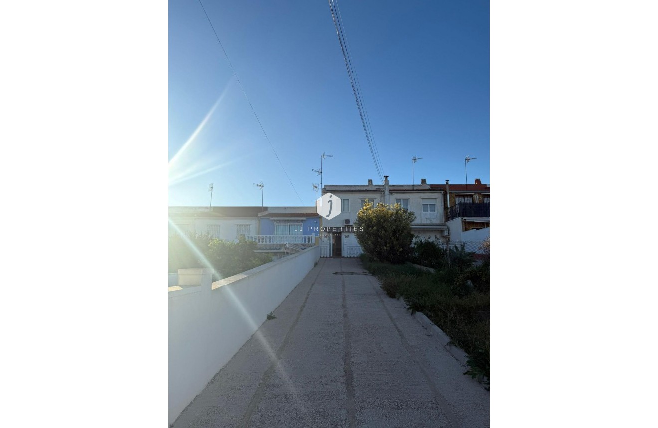 D'occasion - Chalet -
Torrevieja - Los altos