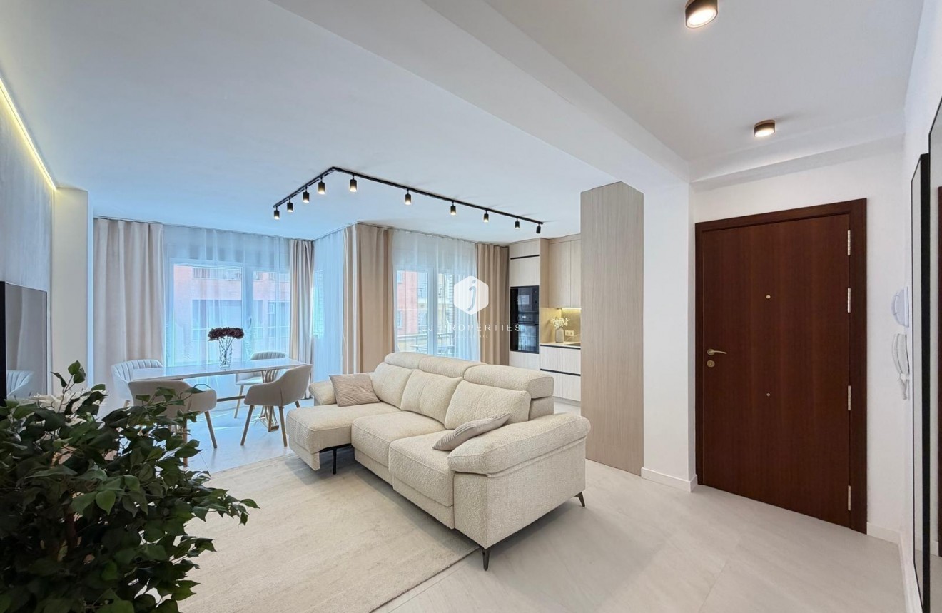 D'occasion - Appartement -
Torrevieja - Playa del Cura