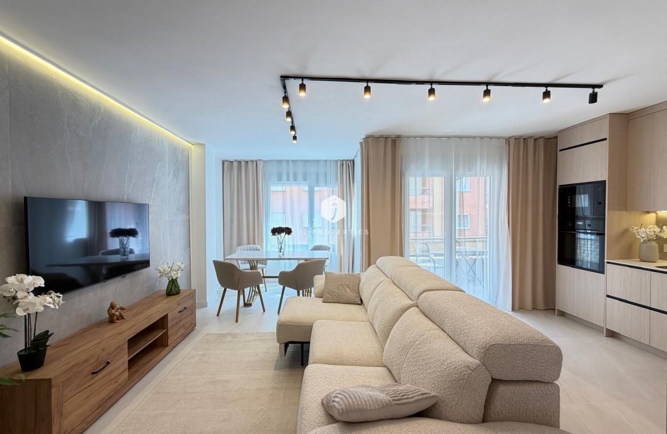 D'occasion - Appartement -
Torrevieja - Playa del Cura
