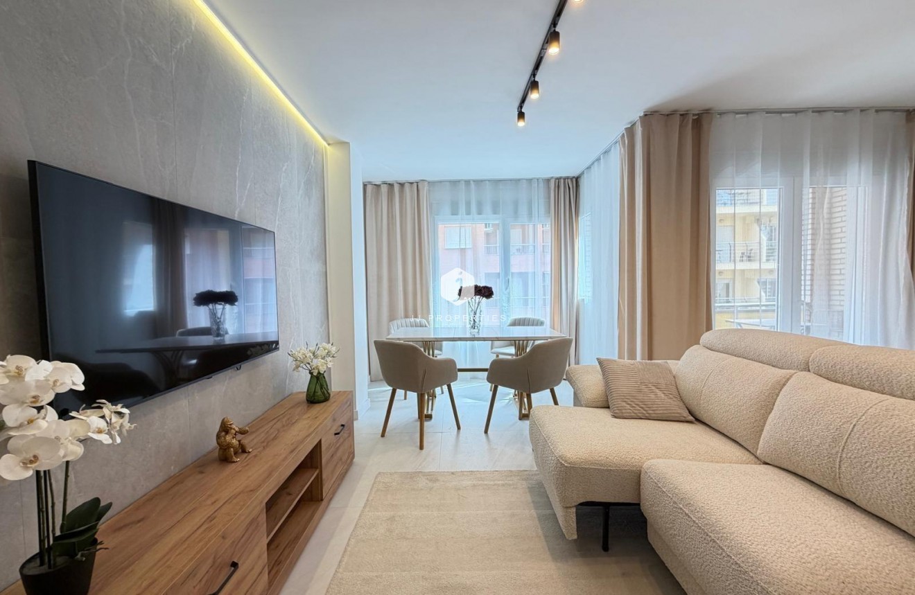 D'occasion - Appartement -
Torrevieja - Playa del Cura