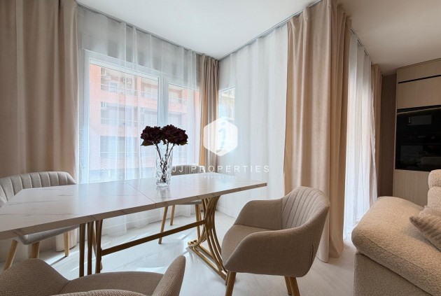 D'occasion - Appartement -
Torrevieja - Playa del Cura