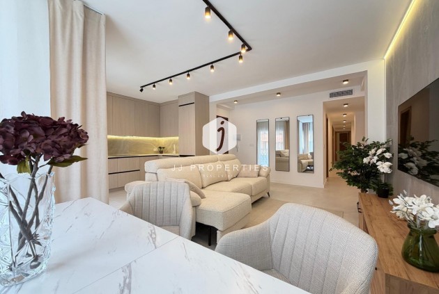 D'occasion - Appartement -
Torrevieja - Playa del Cura