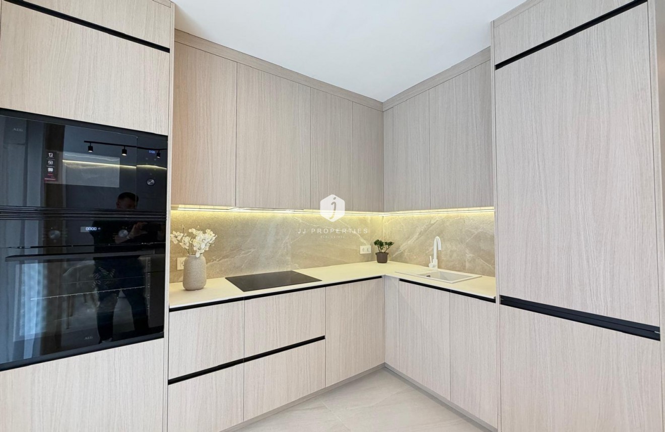 D'occasion - Appartement -
Torrevieja - Playa del Cura