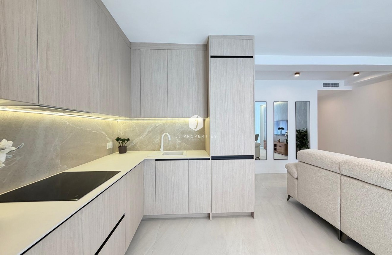 D'occasion - Appartement -
Torrevieja - Playa del Cura