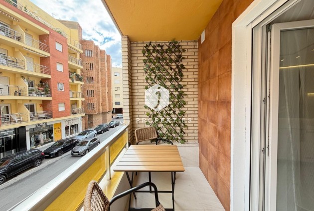 D'occasion - Appartement -
Torrevieja - Playa del Cura