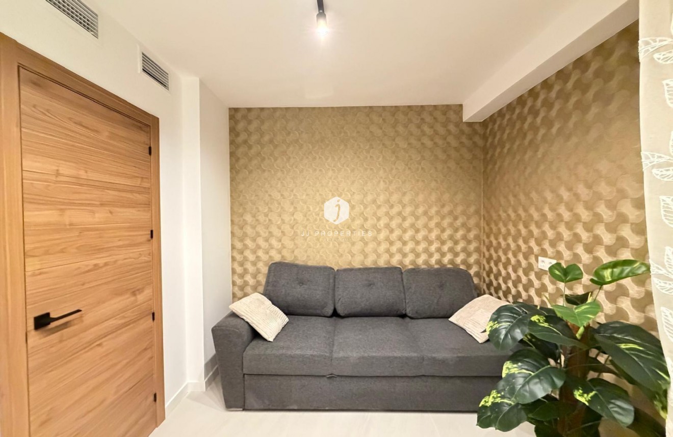 D'occasion - Appartement -
Torrevieja - Playa del Cura