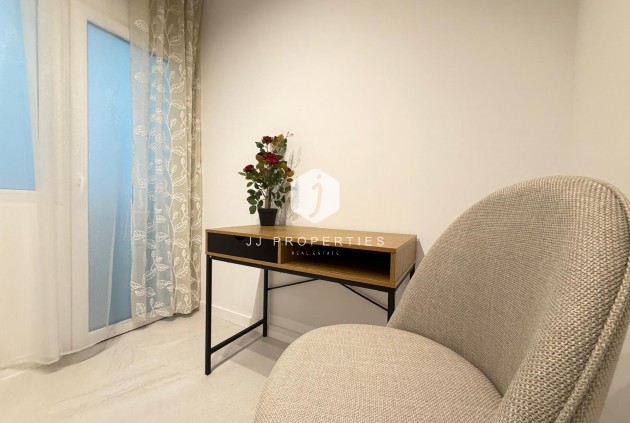 D'occasion - Appartement -
Torrevieja - Playa del Cura