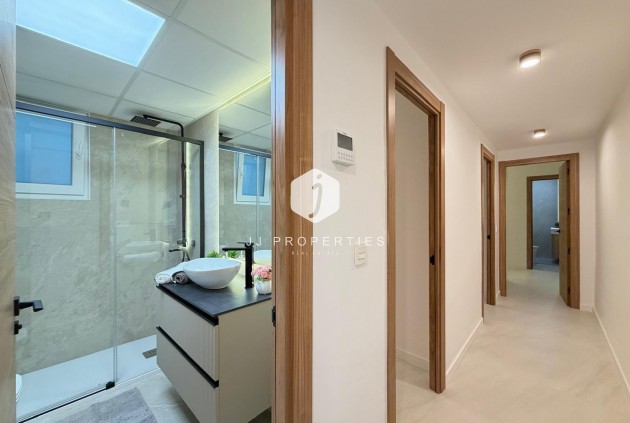D'occasion - Appartement -
Torrevieja - Playa del Cura