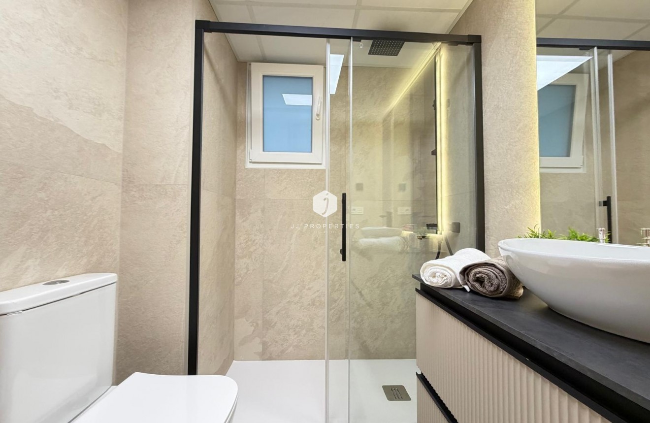 D'occasion - Appartement -
Torrevieja - Playa del Cura